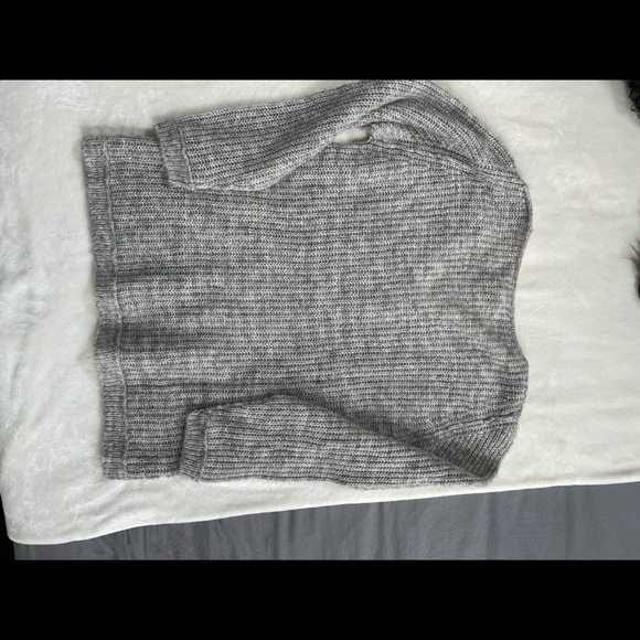 Caslon Gray Oversized V-Neck Gray Sweater - S - Picture 4 of 5